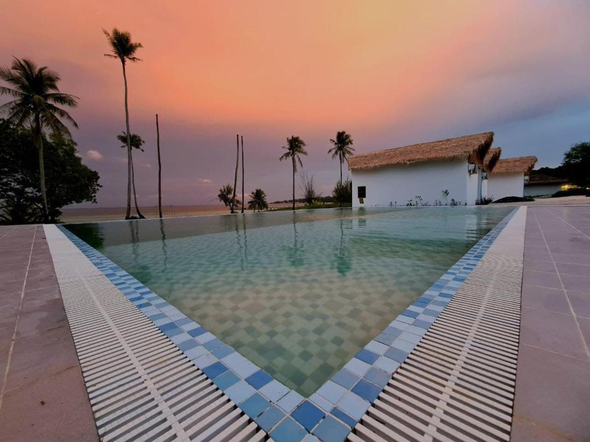 Luna Koh Rong Hotell Pagoda Beach Exteriör bild
